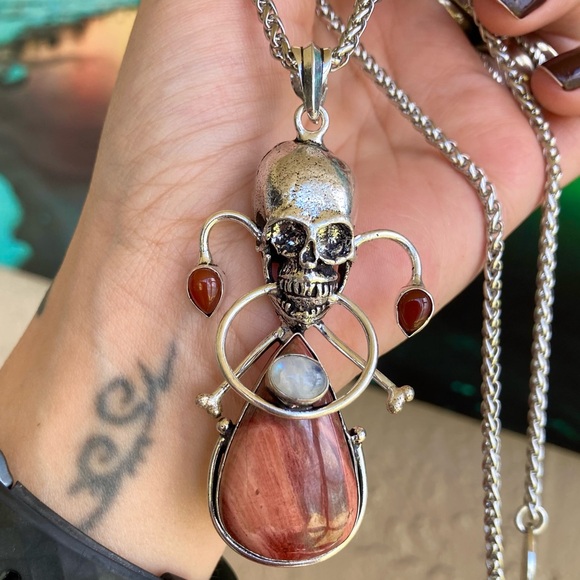 Genuine red jasper , moonstone & carnelian gemstones skull boho goth necklace - Picture 8 of 13